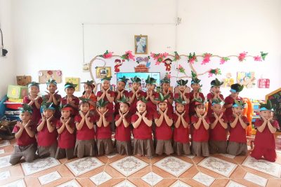 BÉ LÀM MŨ VUA HÙNG – LỚP B5